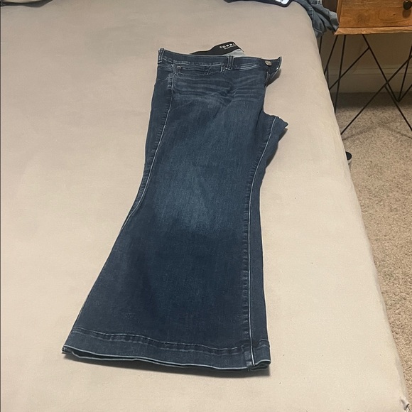 Torrid Dark Blue Bombshell Flare Jeans - Picture 1 of 8